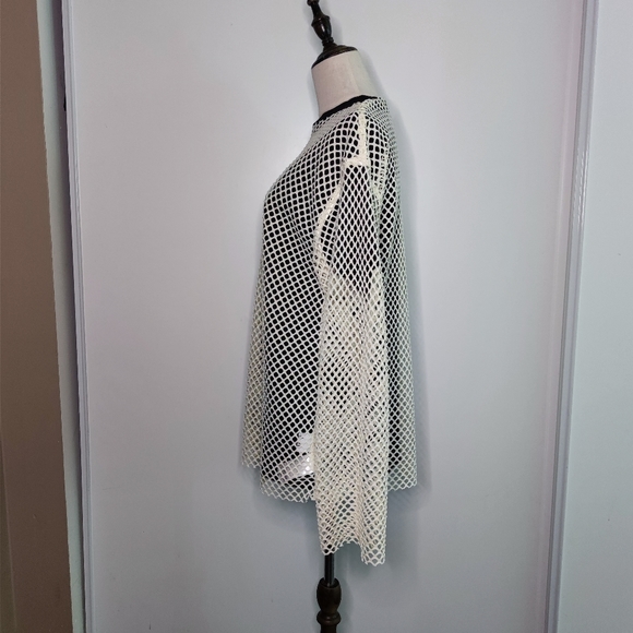 Over Mesh Top - Picture 4 of 10